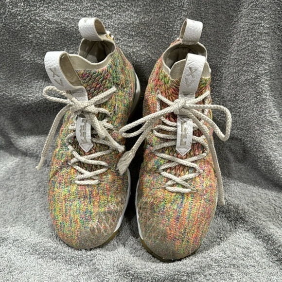 LeBron 15 fruity Tuitty Pebbles Sneakers size 6.5 used condition - Picture 1 of 10